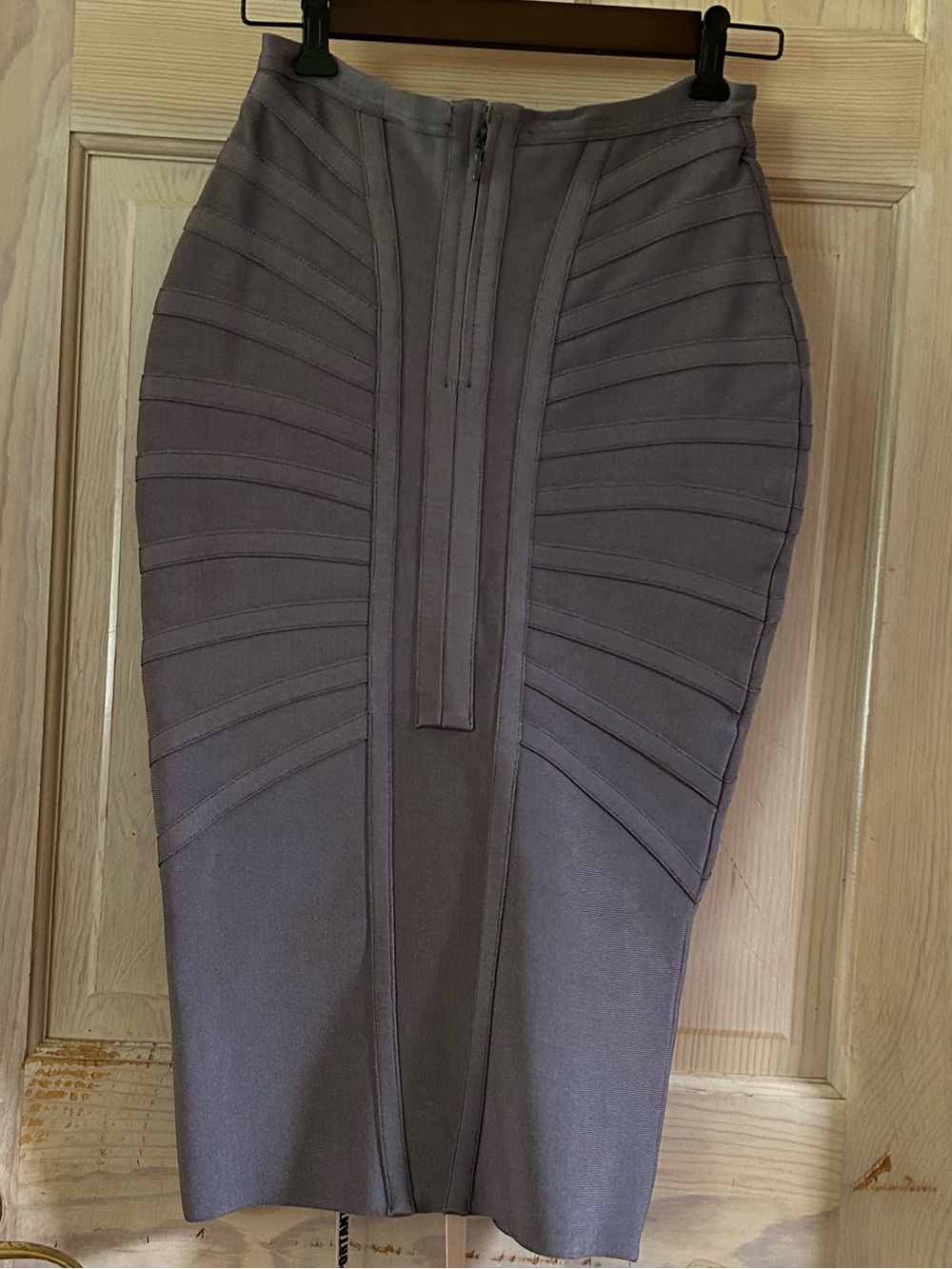 NWT House of CB Tolua Bandage Skirt and Bustier Set in Slate Grey. Women’s Large - Picture 8 of 13